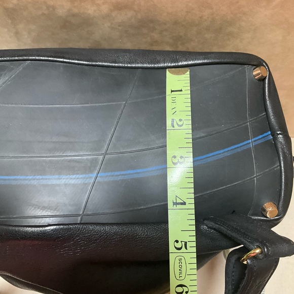 Deux Mains Black Leather Drawstring Backpack small bag rubber bottom - Picture 10 of 15